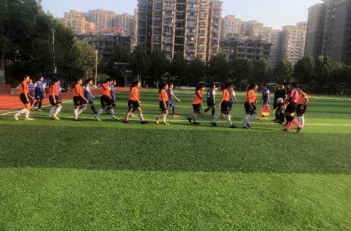 铿锵玫瑰，雷厉风行一战成名--郑州市第五十八中学女子足球队获郑州高新区校园足球联赛冠军