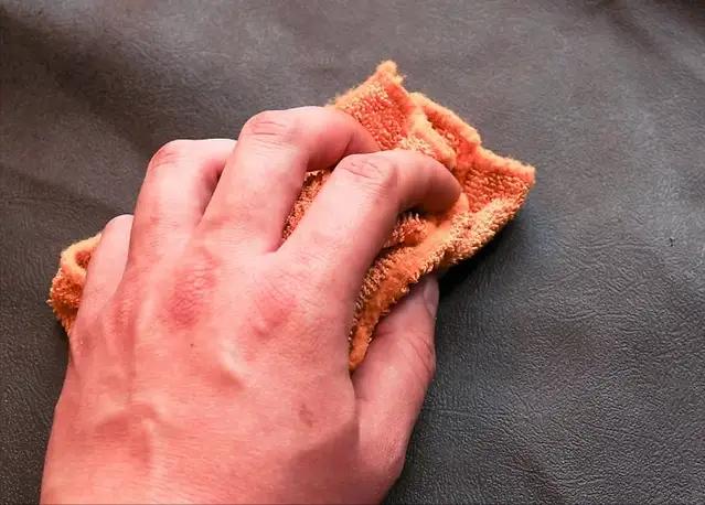 如何使用小苏打清洁,小苏打可以清洗汽车内饰