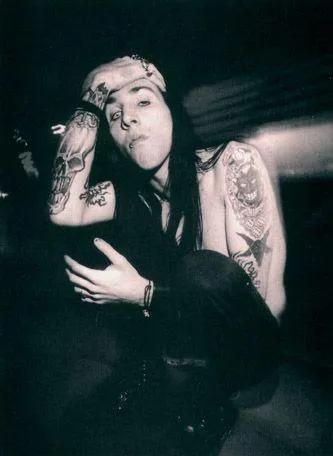 明星遗物被炒出,把明星礼物转卖