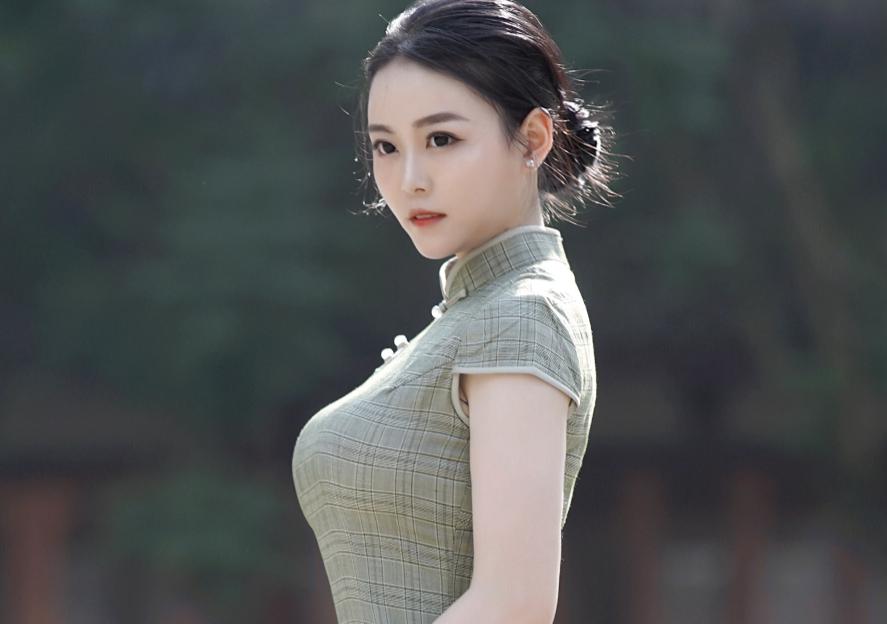 风姿绰约温婉优雅的旗袍美女,端庄大气的旗袍不一样的美