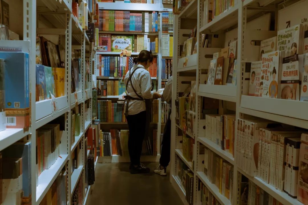 我和男朋友一起上班,我和男朋友在同一家公司实习