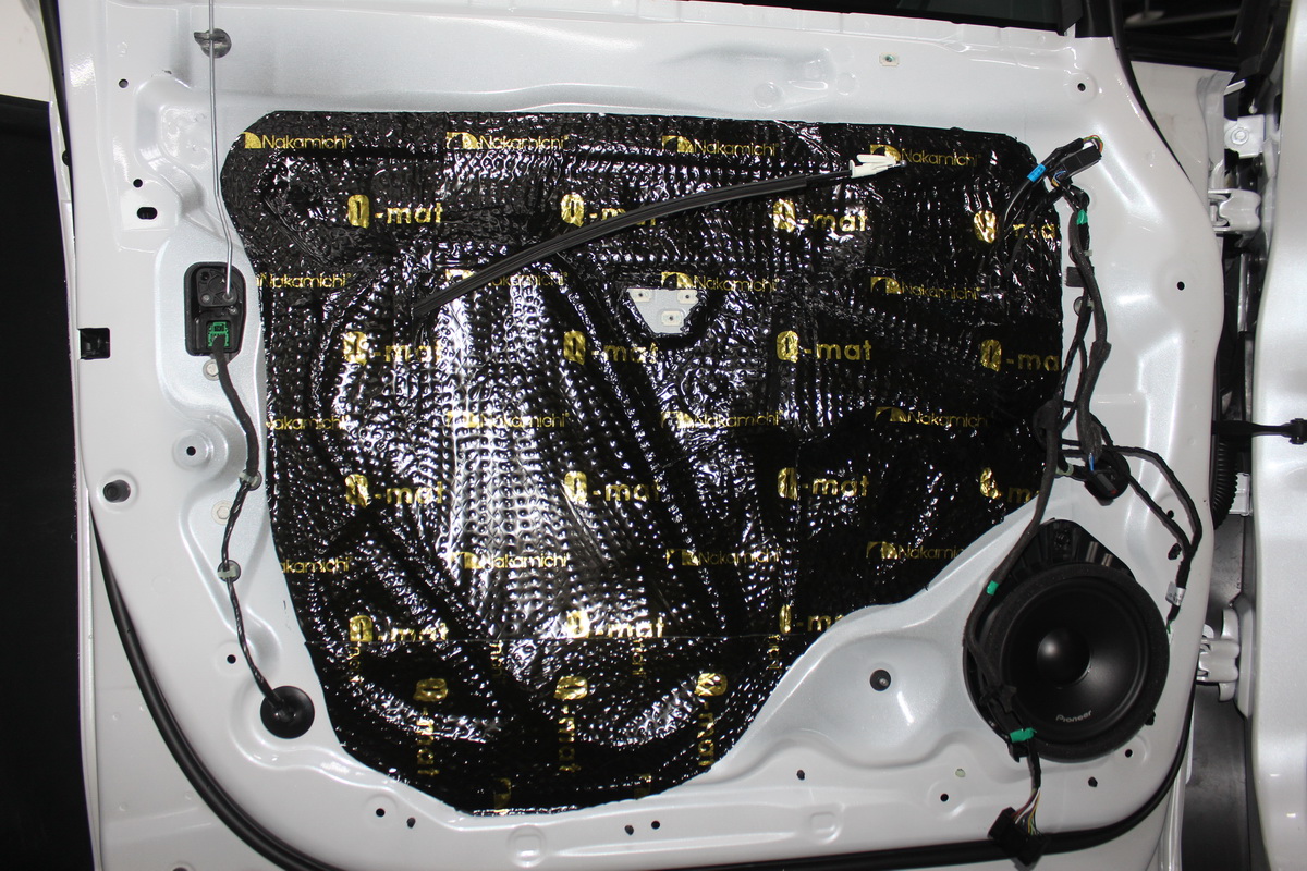 别克gl8音响改装升级,别克gl8音响改装超薄低音