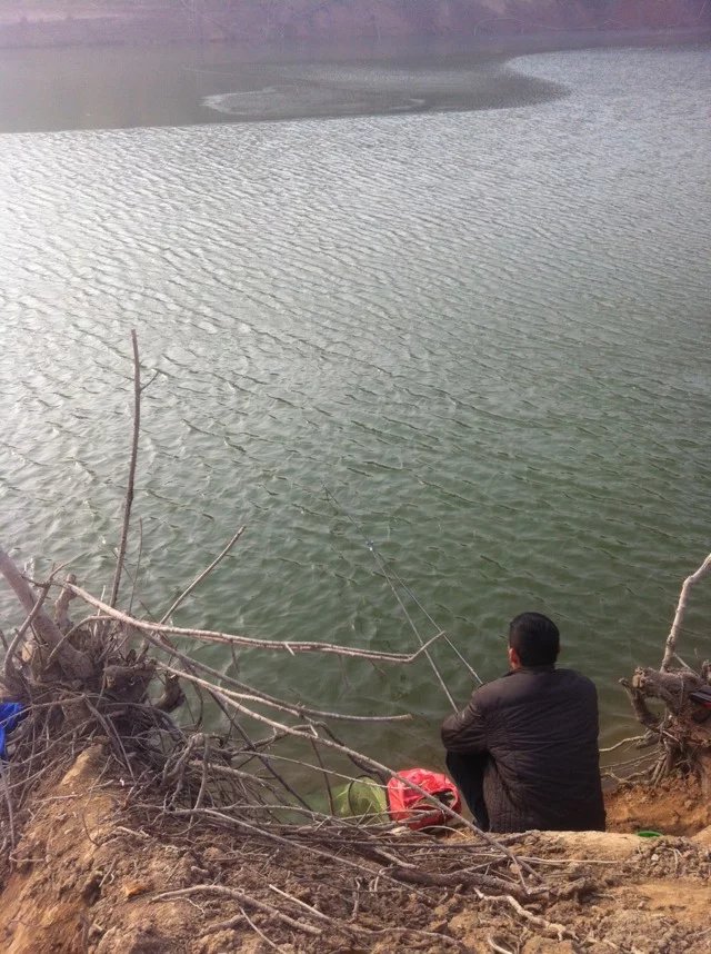 钓鱼新手有必要买偏好点的渔具吗,野钓一年渔具花费