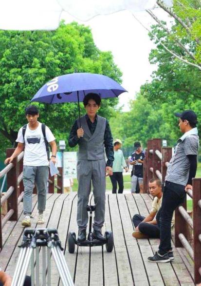 居老师朱一龙最新消息,朱一龙居老师