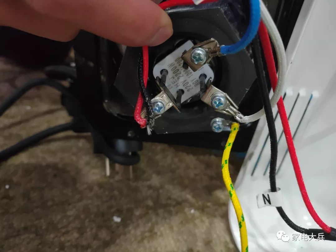 先锋和格力油汀取暖器哪个好,美的和先锋油汀取暖器哪个好