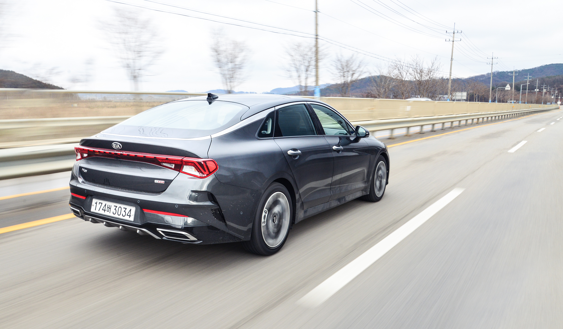 最新款起亚k5驾驶感受,全新起亚k5重回颜值巅峰