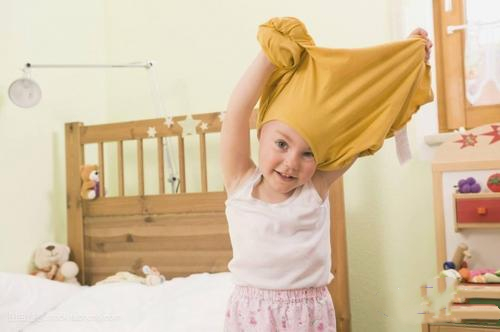 熊孩子一言不合就生气,熊孩子一言不合就躺下