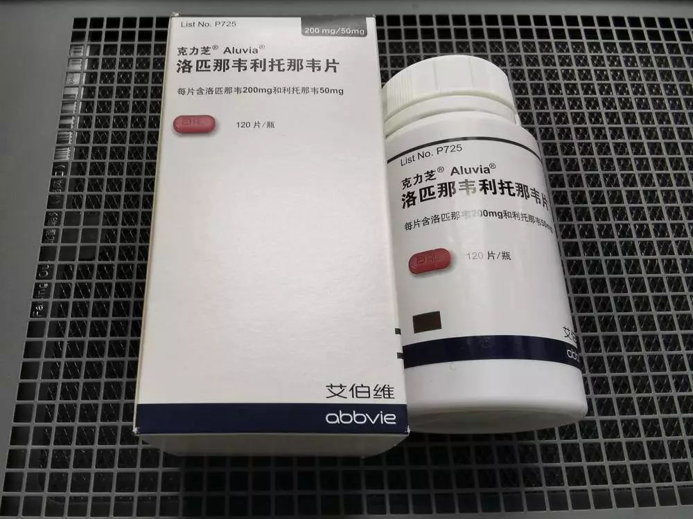 吃药的hiv患者会不会二次感染,hiv感染者积极治疗可以延缓发病吗