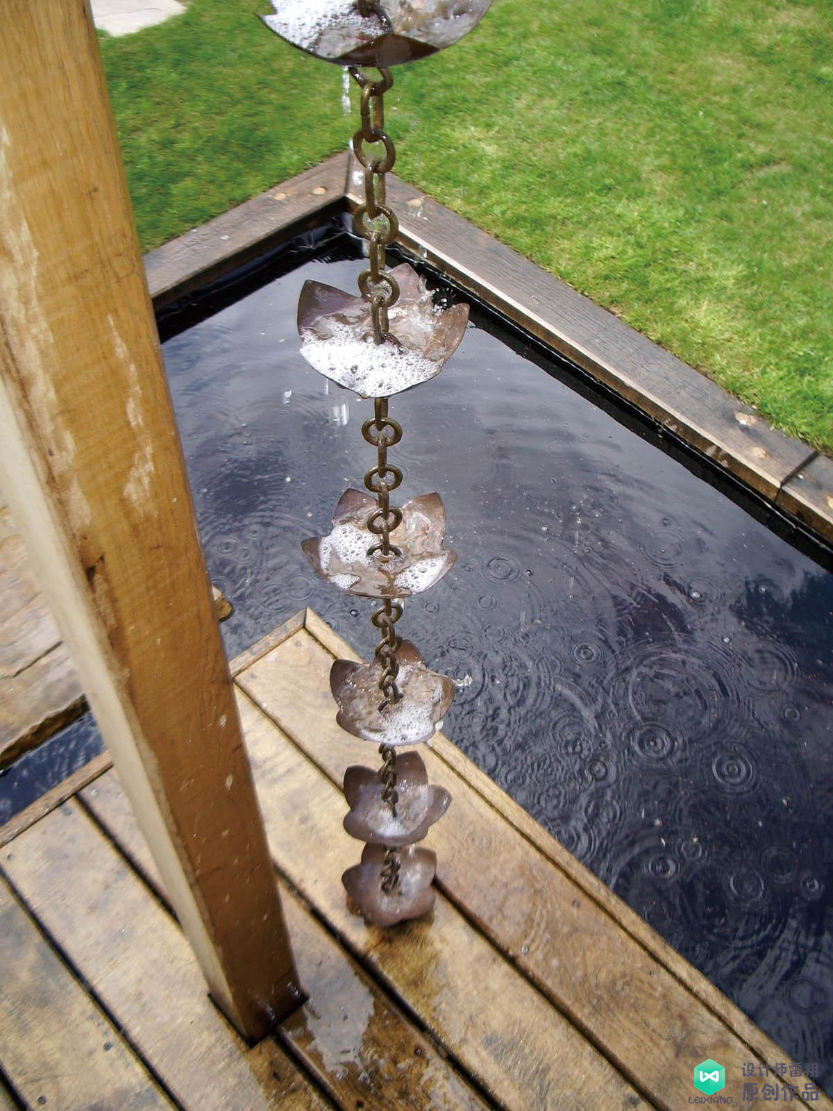 为什么要在屋顶放导雨链,为什么要在伞上绑瓦片