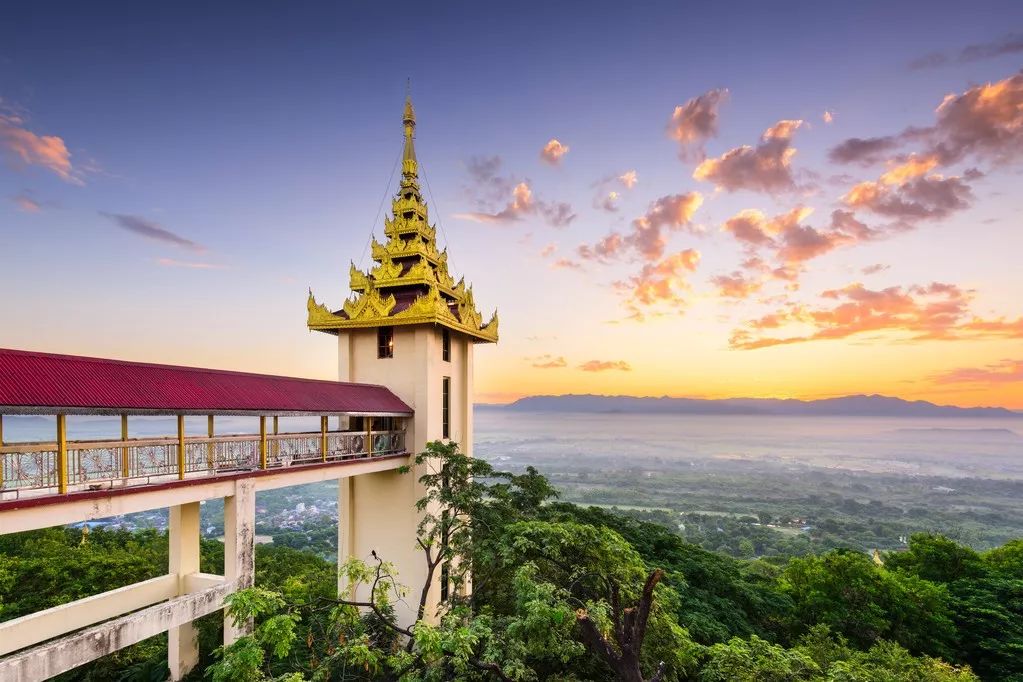 这个地方被称为“佛教之都”，随处可见寺庙，美出新高度