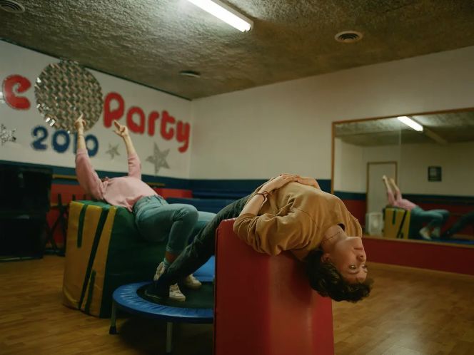 丧X燃X萌，集齐当下最火元素的青春剧，想不爆都难