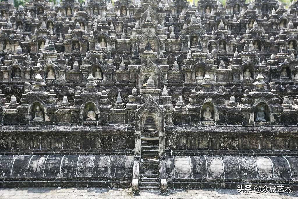 世界最大的佛寺在哪里,婆罗浮屠塔附近寺庙
