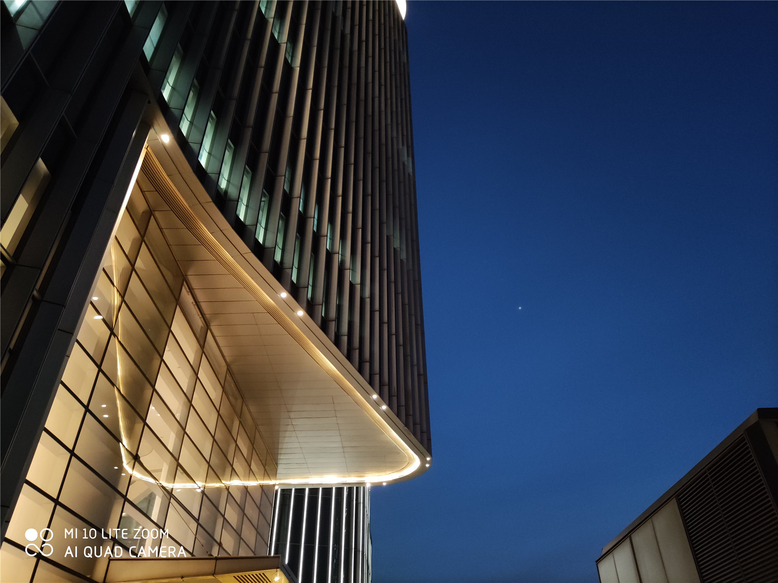 小米10青春版209元,小米10青春版报价2099元