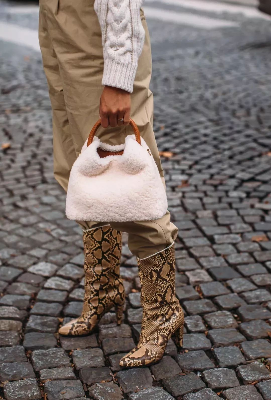 一双靴子竟然可以这么百搭,一双靴子有1kg吗