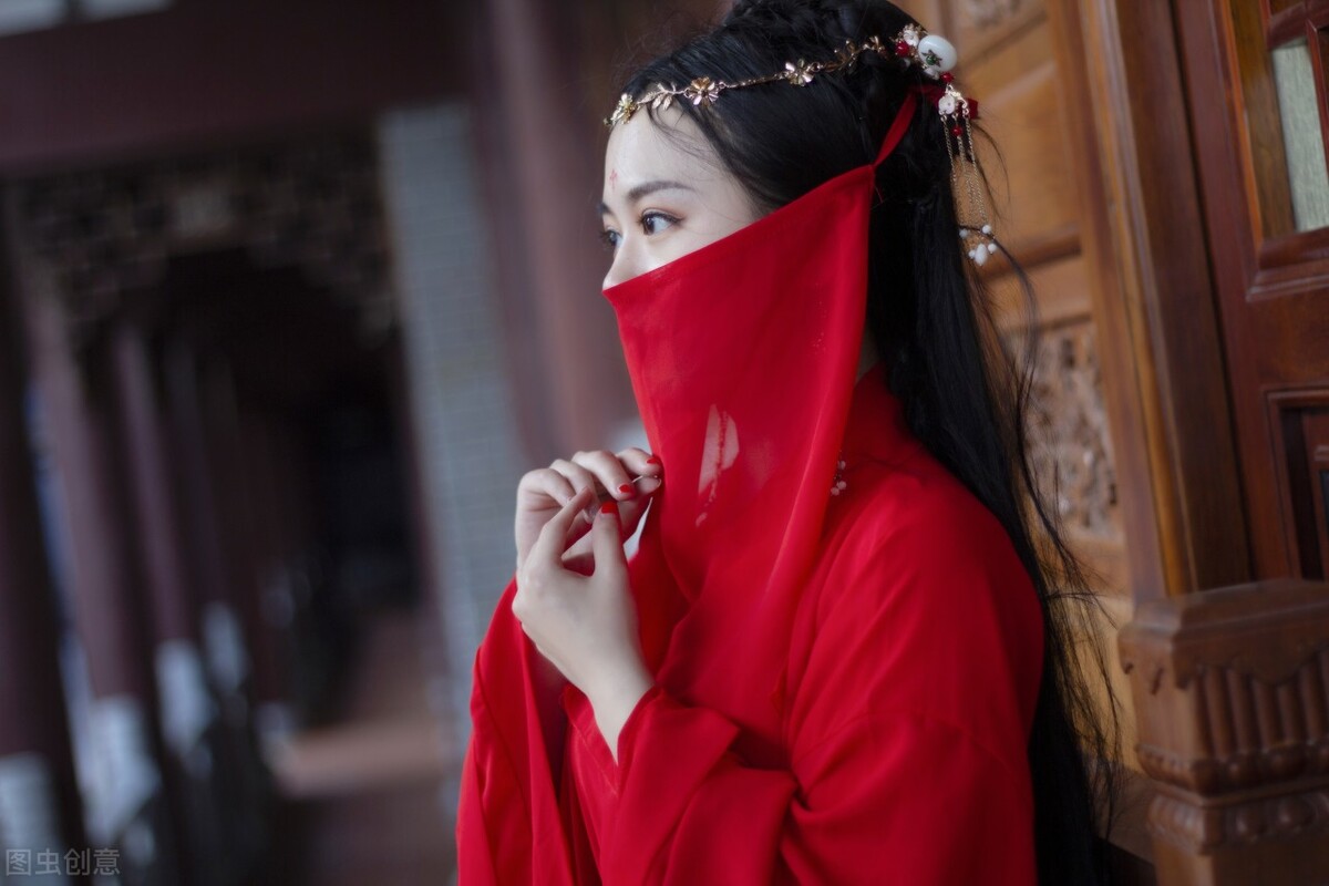 故事：宫宴埋杀机，我情急替皇上饮下毒酒，却被他一纸诏书废了后