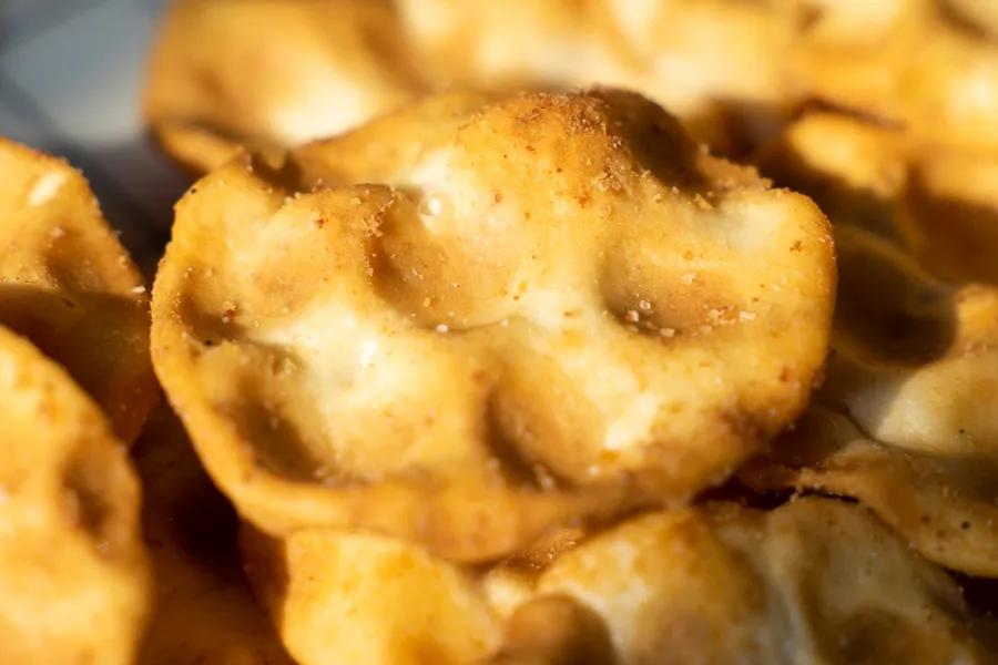 在李佳琪直播间买零食，是个划算的选择吗？