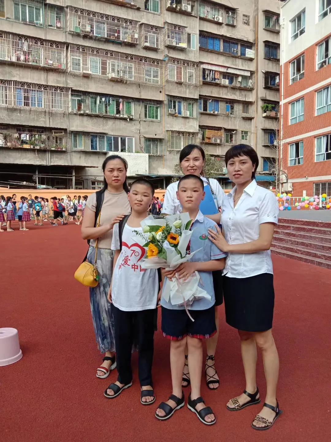 再见！燕小青春在此起航——燕山小学举行2020届毕业生典礼