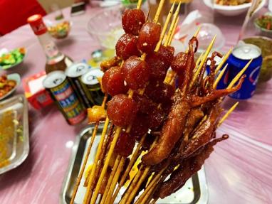 一边写一边流口水,红谷滩这些店可要好好的啊,脱下口罩我就来