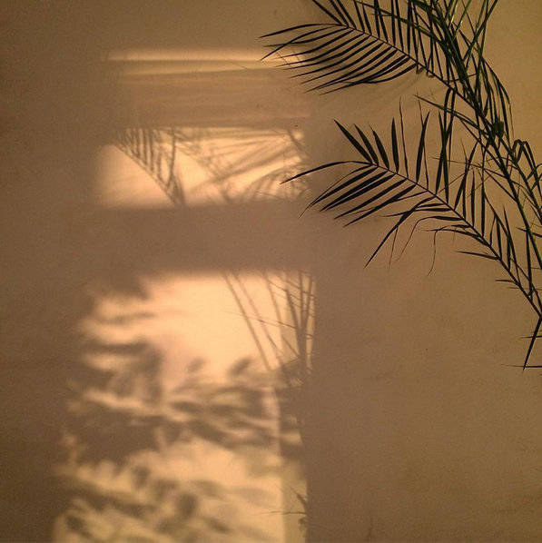 在女生面前被扒了裤子，正常人会怎么做？而他却不一样