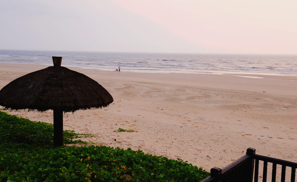 月亮湾海南环岛,月亮湾被称为中国第一滩