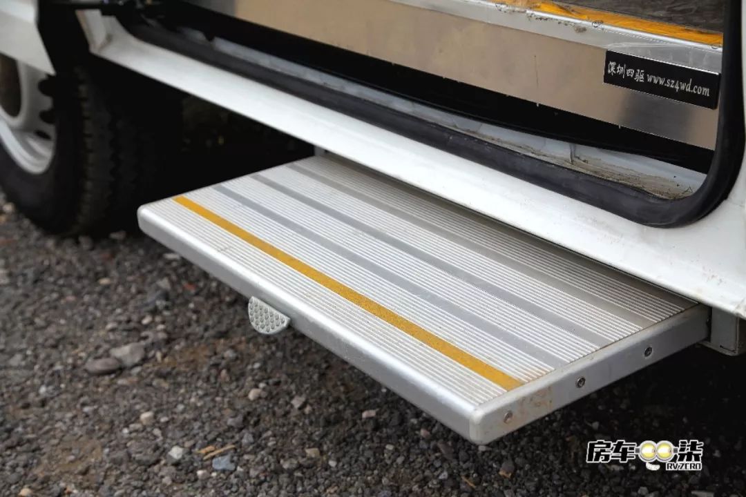 外观低调,配置却很丰富,老百姓也能买得起的东风舒侣B型房车