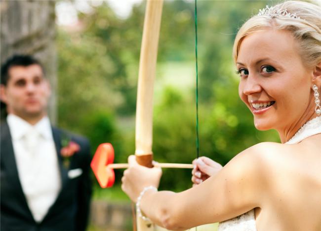 丈夫在外面找女人怎么办,丈夫外面找了离了婚的女人