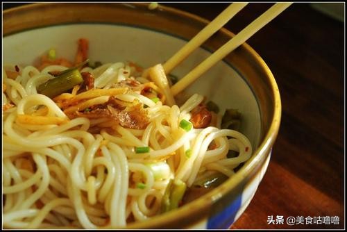 米粉超简单快速的做法,超好吃的米粉做法教程