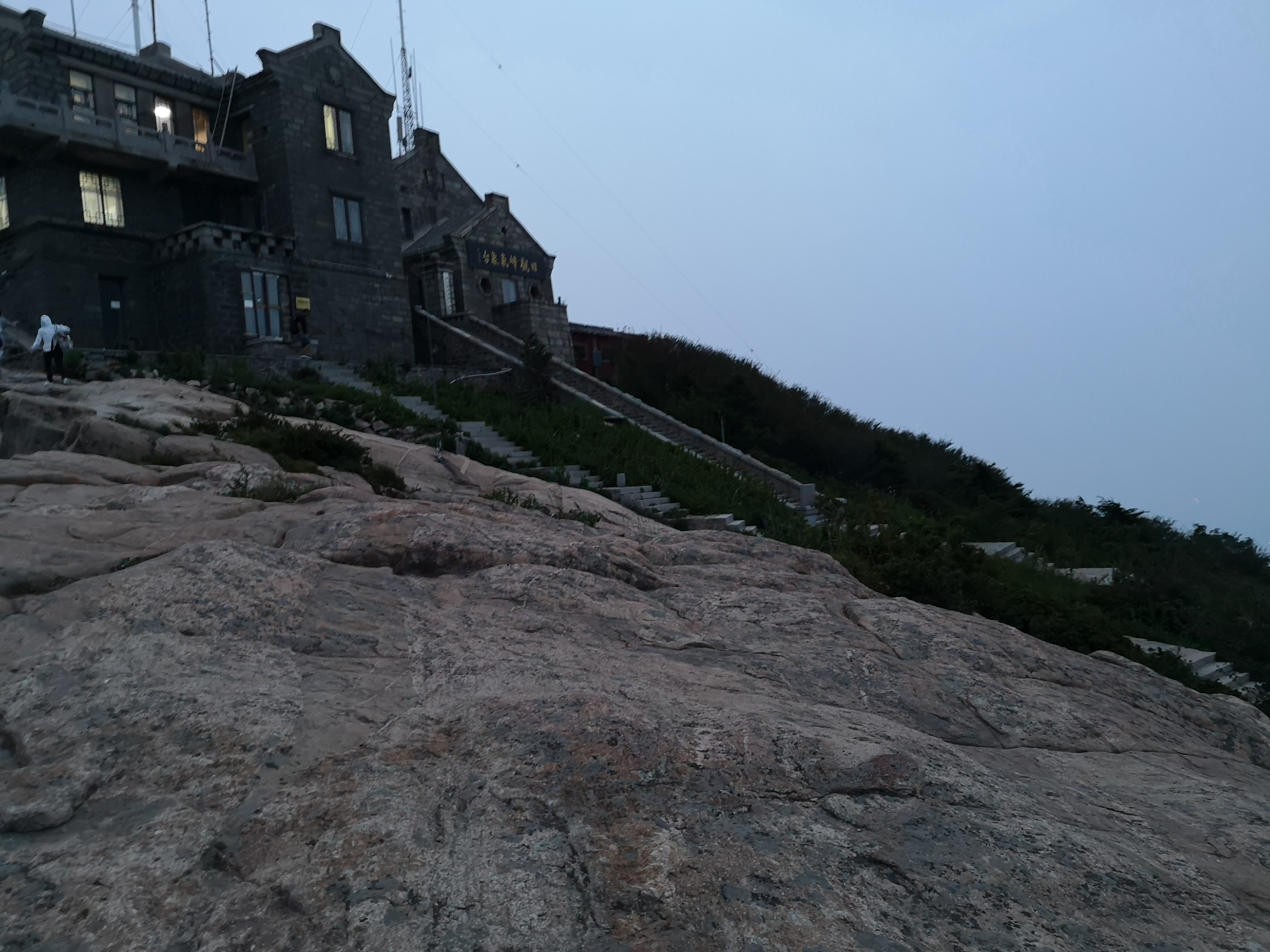 为什么泰山被称为天下第一山,泰山是中国的几大名山之一