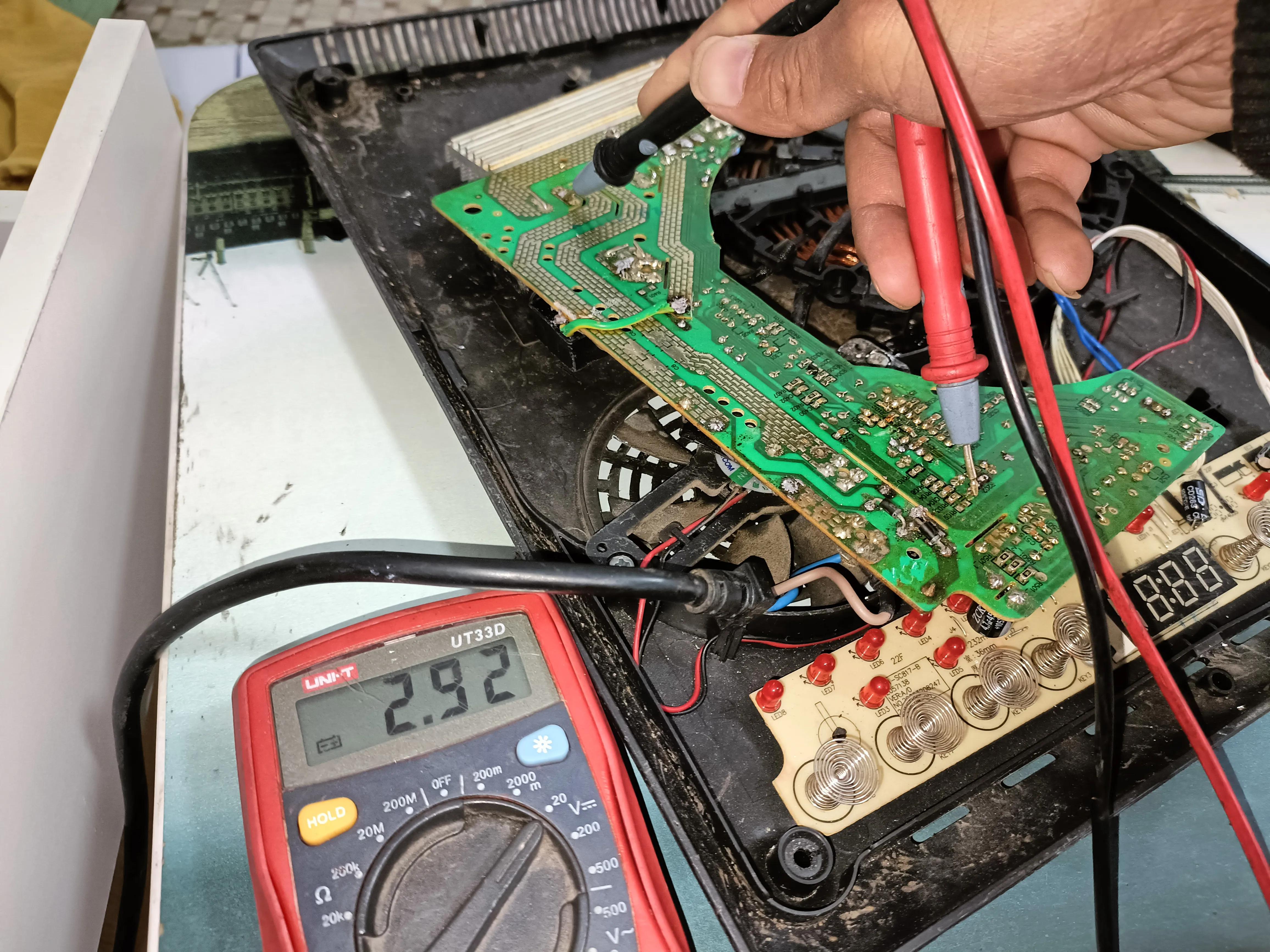 电磁炉电压过高故障代号e3,九阳电磁炉显示e3电压正常怎么修