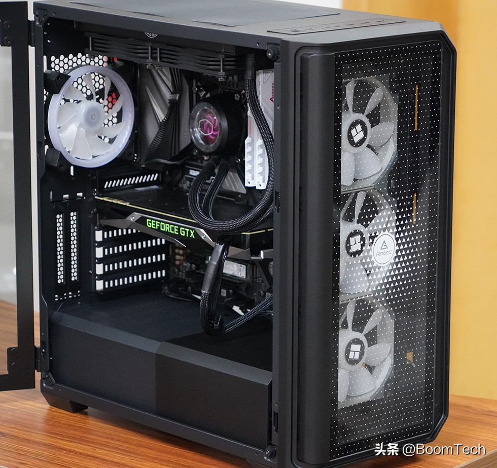 不对称设计点缀安钛克NX1000机箱体验