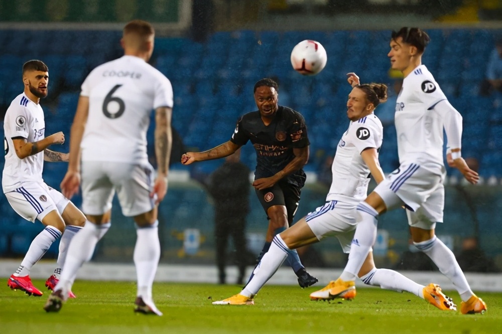 疯狂逼抢，疯狂奔跑！疯子贝尔萨的疯狂体系，是怎样支棱起来的？