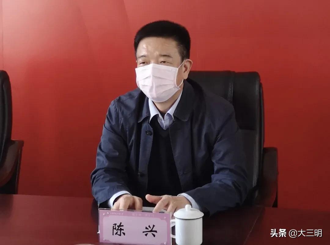 校园头条丨陈兴局长与三明学院附小中层以上干部座谈：上好战“疫”思政课落实立德树人根本任务