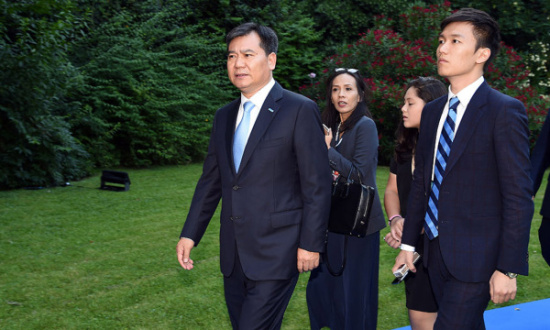 他是苏宁太子爷，与王思聪抢风头，25岁执掌国米，28岁收购家乐福