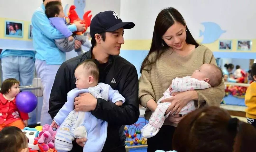 三娃奶爸王力宏，年入4.6亿，却一件衣服穿10年，钱都去哪了？