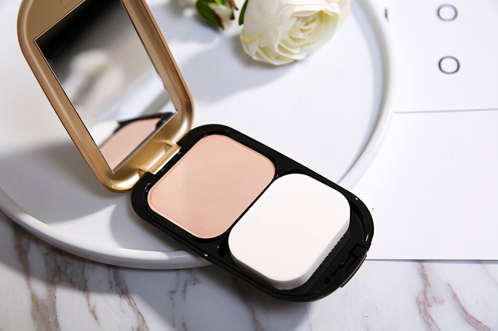 夏天脸部出油小妙招,夏天脸出油冬天又太干燥怎么回事