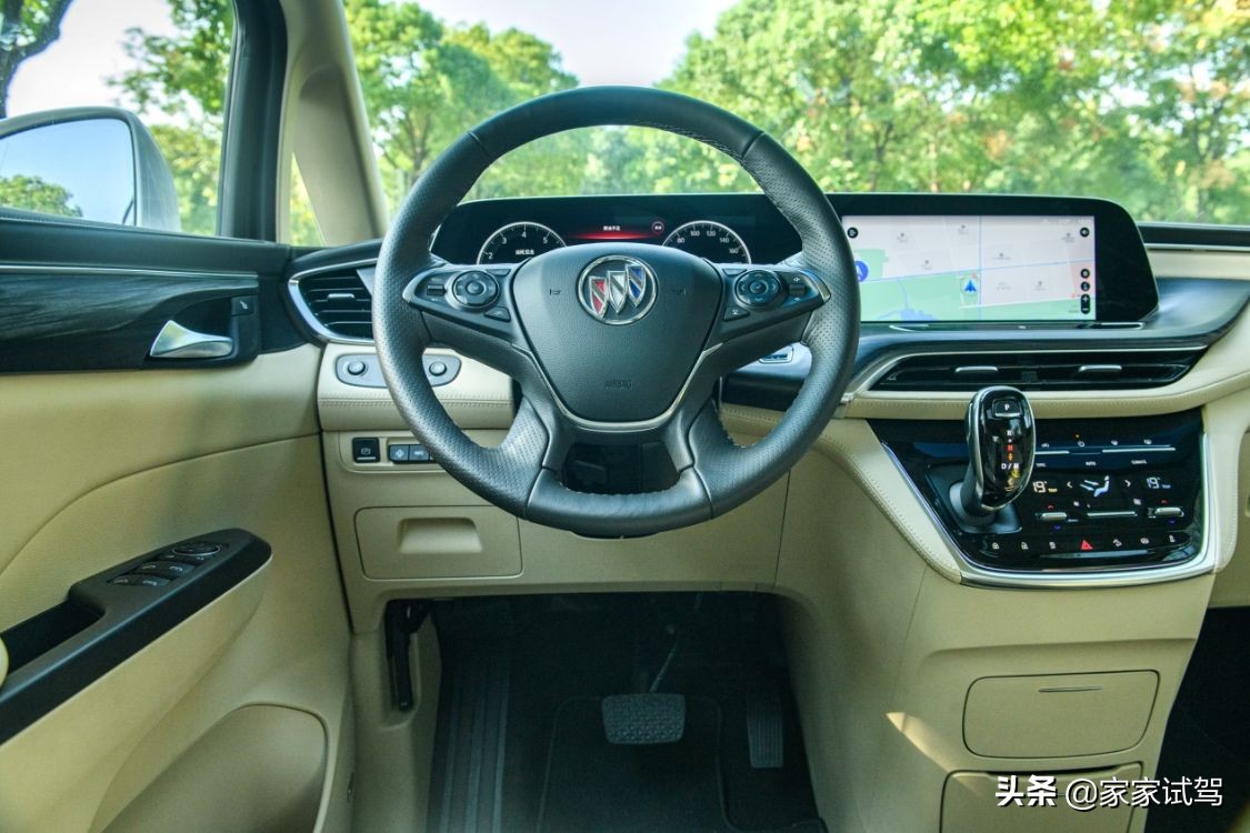 有通吃本事的新款别克gl8,别克gl8和奔驰v级怎么选