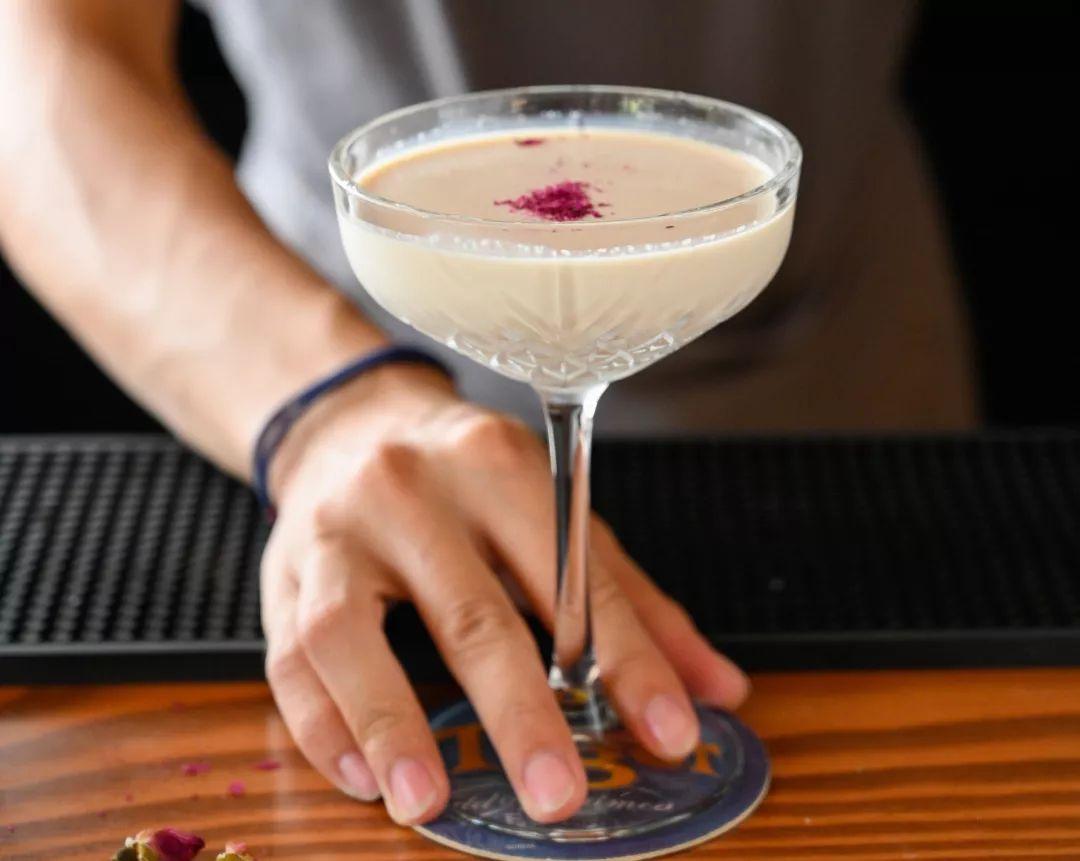 不接受批评的酒水研究所，能喝上全世界的酒