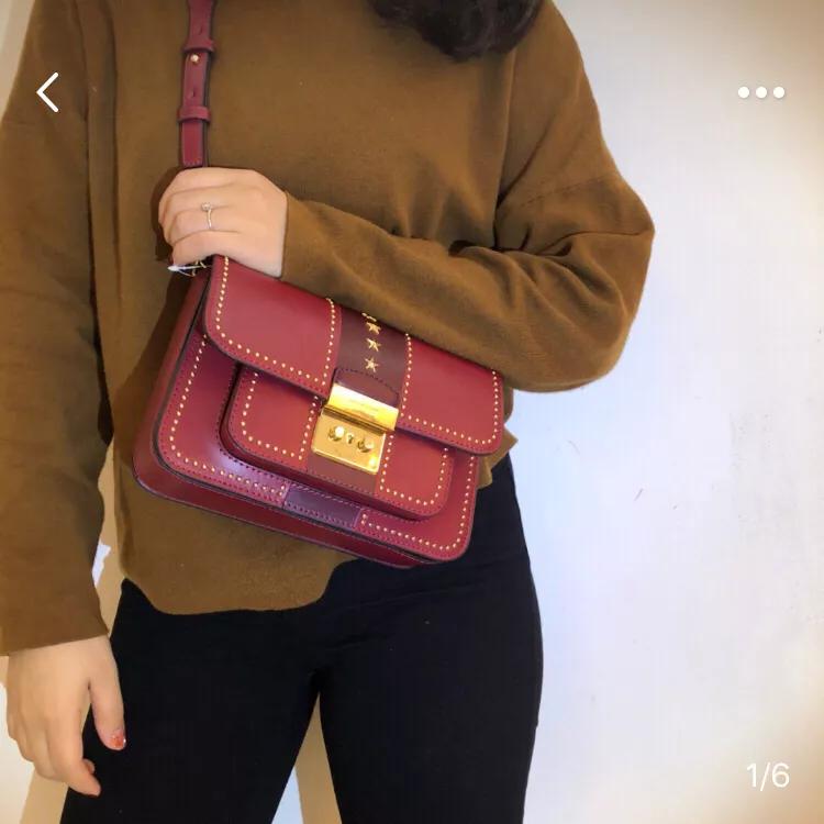 入手第一个轻奢侈包选啥,人生中的第一只大牌包包