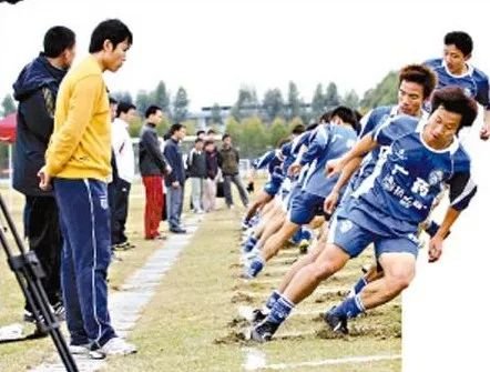 美团老板吐槽国足视频,美团调侃国足