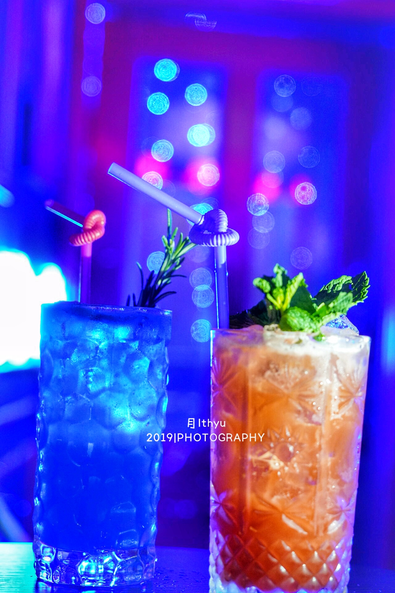 今夜就独饮娜娜是个女人，沉醉在鼓浪屿的夜色中