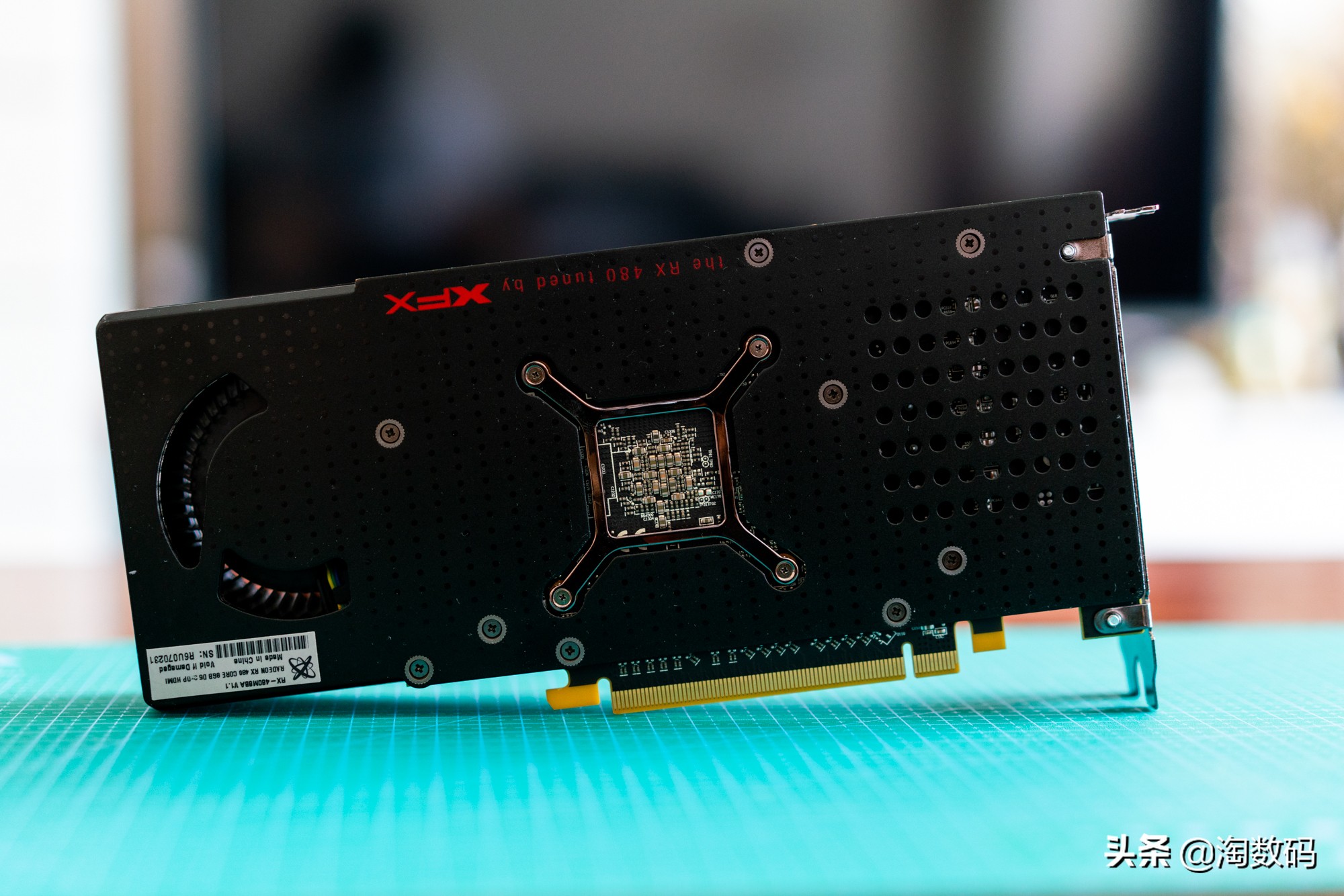 89°C警告：高温燥热一脉相承的AMD涡*公轮**版RX4808GB显示卡