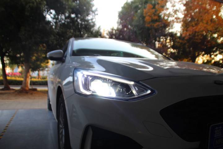 新款福克斯大灯熏黑,新款福克斯大灯