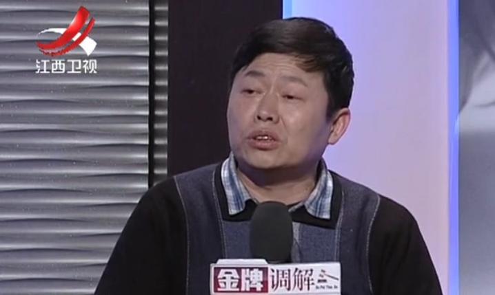 一名女子哭诉怀孕到生娃的花销,女人在家顺产生孩子真不容易