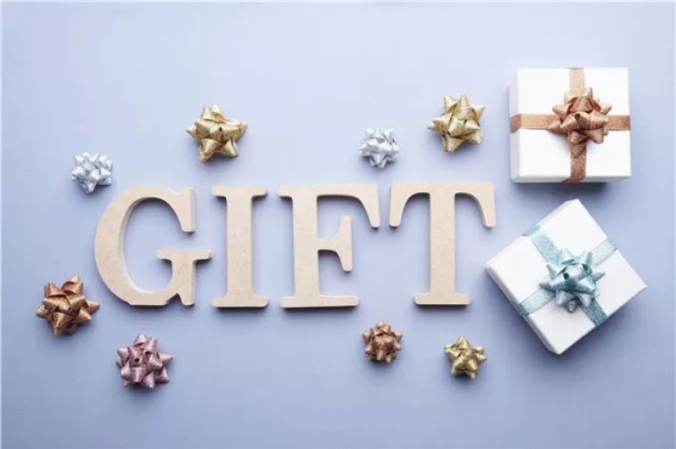 快到教师节了该给老师做什么礼物,幼儿园教师节要不要给老师送礼物