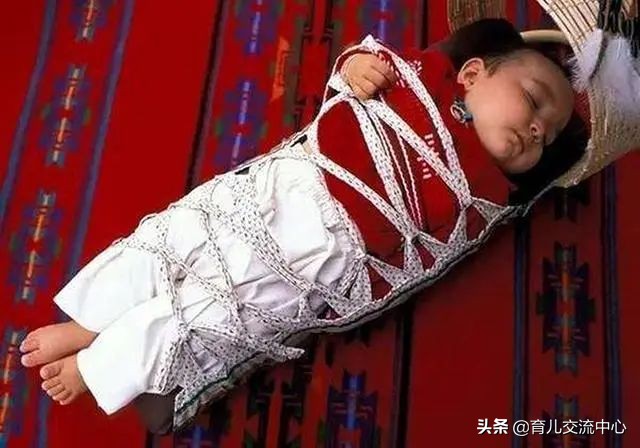 宝宝O型腿是因为纸尿裤？它并不是“元凶”，还有这三个原因