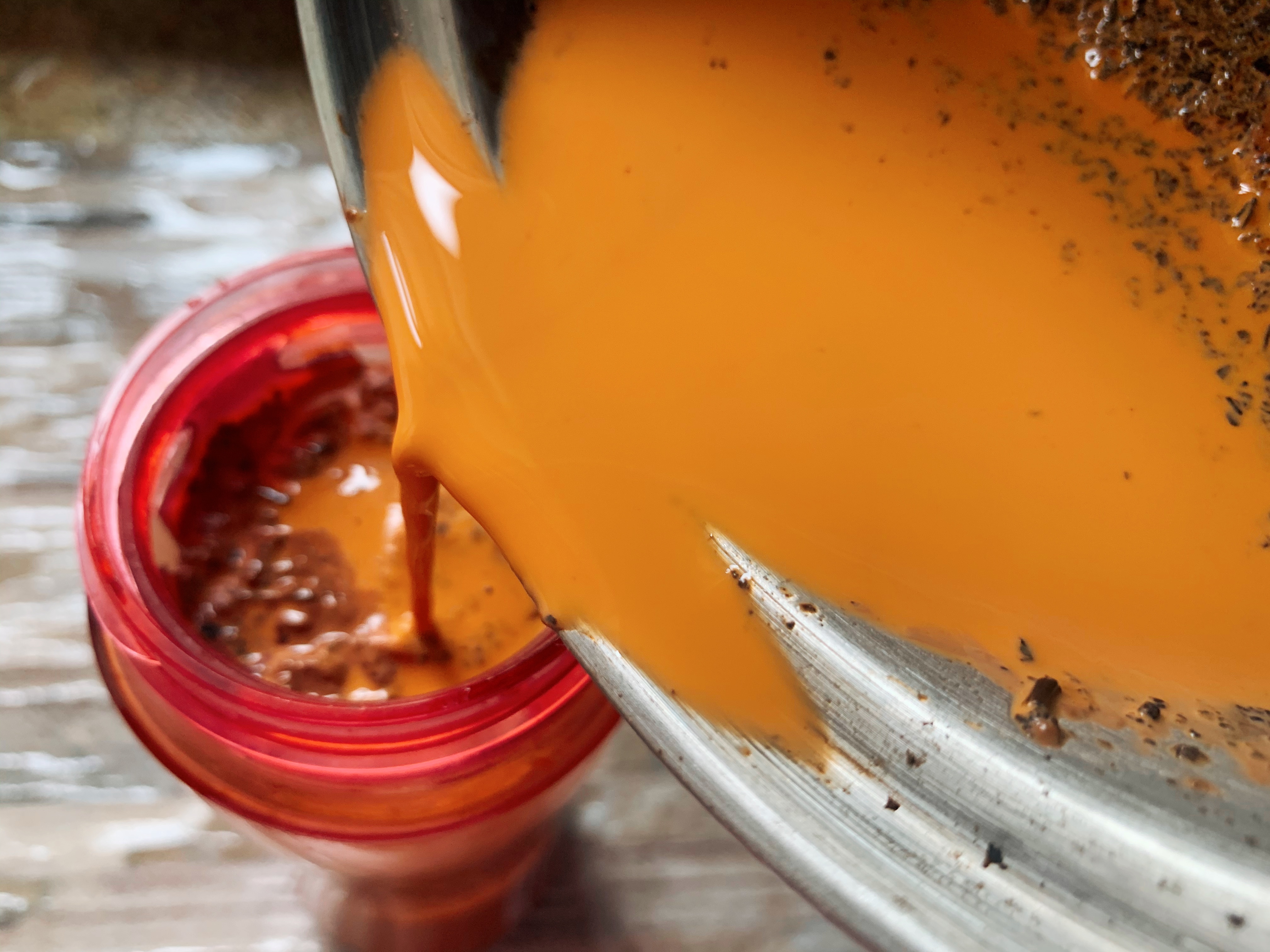 在锅里炒糖做奶茶,怎样自制奶茶不用放锅里