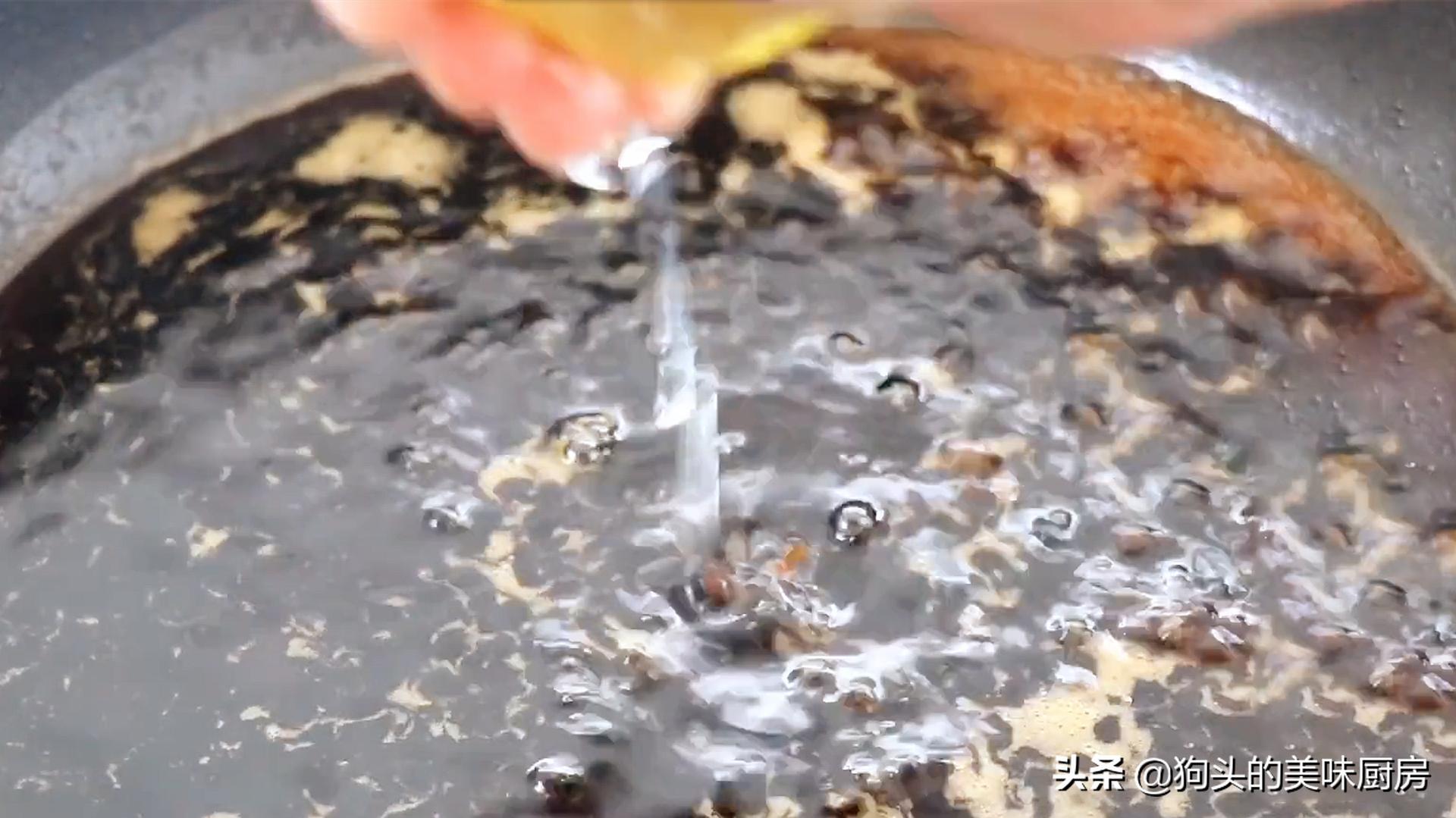 天热就喜欢吃它，6块钱一碗，自己也能做，筷子一搅，爽滑又筋道