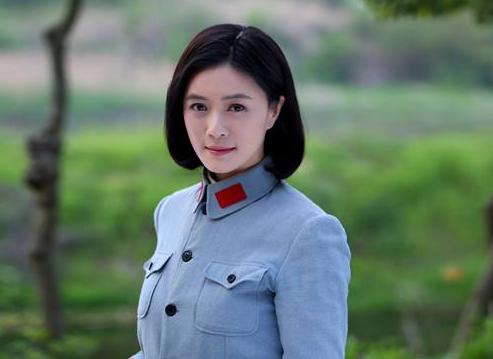 赵薇蒋雯丽长相分析,蒋雯丽比赵薇大10岁