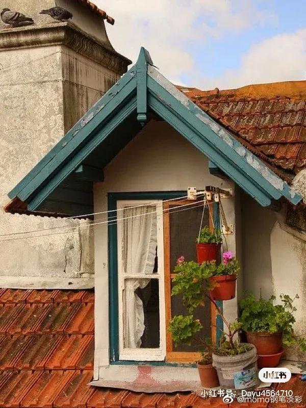 90后小姐姐在家里画画,90后小姐姐画画图片