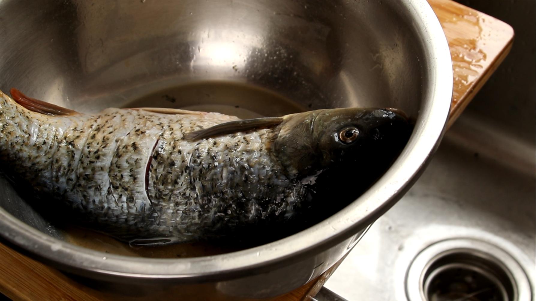 给鱼去腥用料酒行吗,给鱼去腥用什么佐料